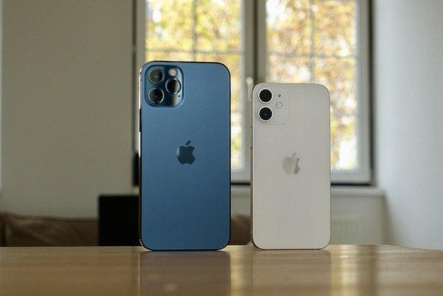 iPhone12